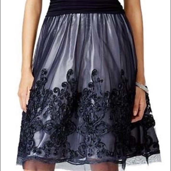 Navy Dress, cocktail, beautiful! Worn ONCE! 💃🏼 - Picture 5 of 5